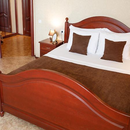 Studio De Luxe With Jacuzzi Sumy Luaran gambar