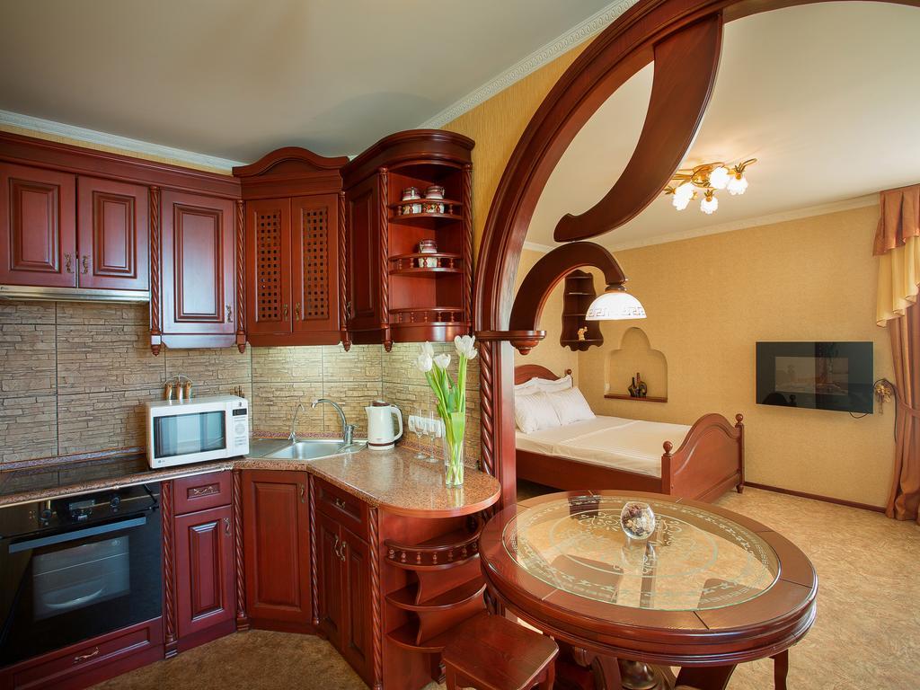 Studio De Luxe With Jacuzzi Sumy Luaran gambar